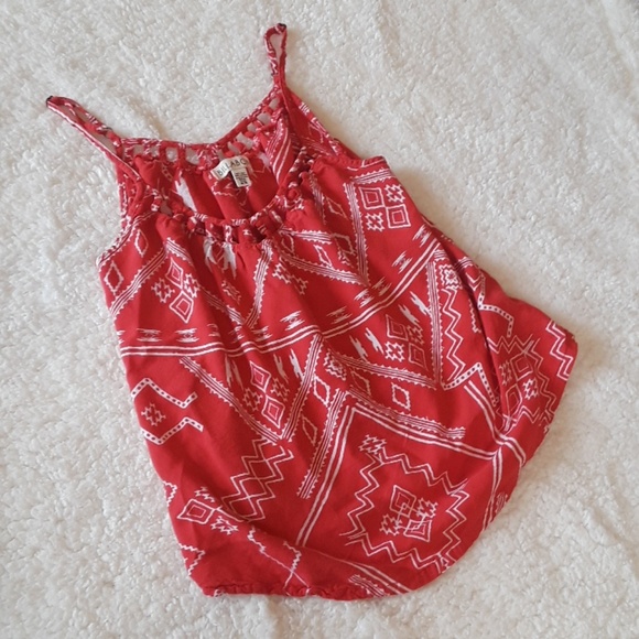 🌻 Tribal print Billabong top - Picture 2 of 4